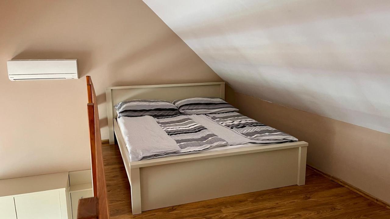 Gyula Var Premium Apartman ภายนอก รูปภาพ